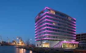 Moxy Amsterdam Houthavens 4*